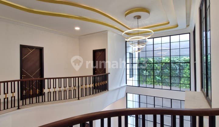 Rumah Luas Mewah di Tomang, Jakbar 313 M², Lokasi Strategis, Rp 17 M Nego