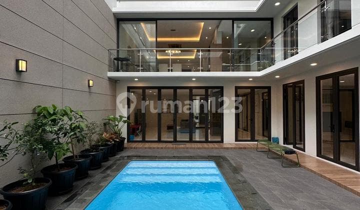 Mega Kuningan Newly Renovated Tropical House Exclusive Area Within a Gated Complex