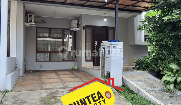 Ready-to-Occupy House Near School at Emerald Town House Bintaro
