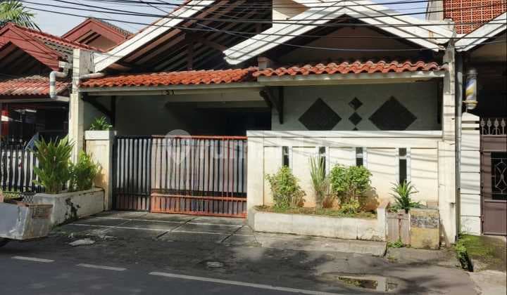 D jual rumah siap huni Pinggir jalan bagus untuk usaha dan kantor/kos" Rawamangun jakarta timur