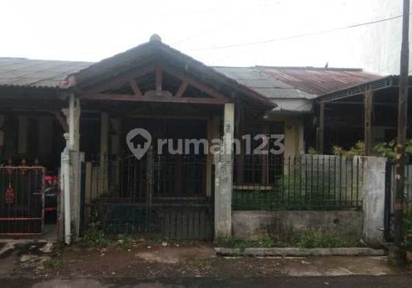 For Sale Old House in Duren Sawit, 2-Car Road, More Flood-Free, East Jakarta
