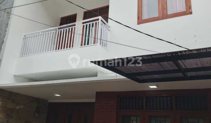 Di Sewakan Rumah Bagus dan Bersih Akses 1Mobil Bebas Banjir Tebet Dalem Jakarta Selatan