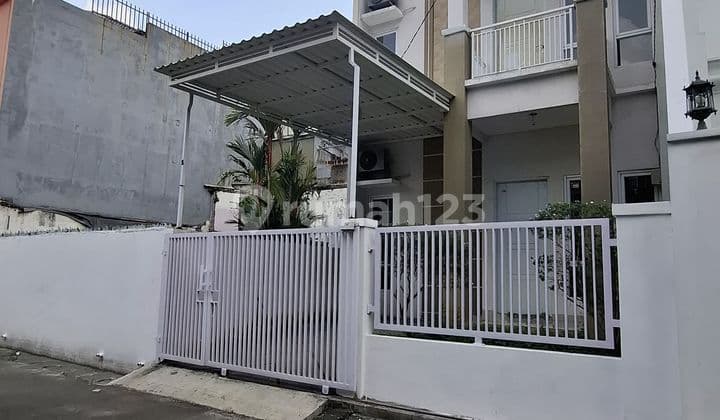 Di Jual Rumah Minimalis Bersih dan Bagus, Akses 2Mobil Bebas Banjir Tebet Dalem Jakarta Selatan