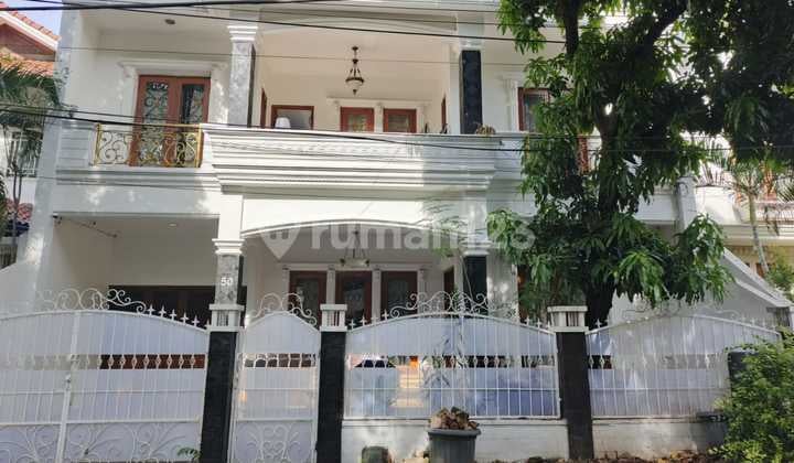 For Rent: Nice and Clean 2.5-Story House in Rawamangun, East Jakarta, Furnished
