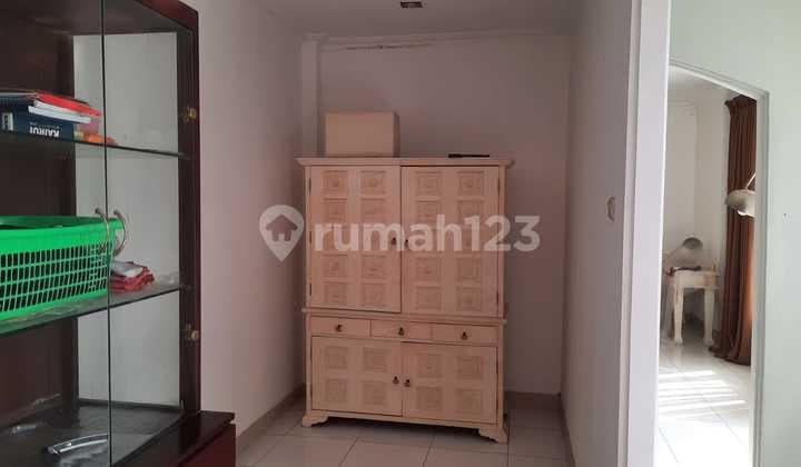 Dijual Bu Rumah Besar di Samping Uin Ciputat Dekat Ke Stasiun Mrt