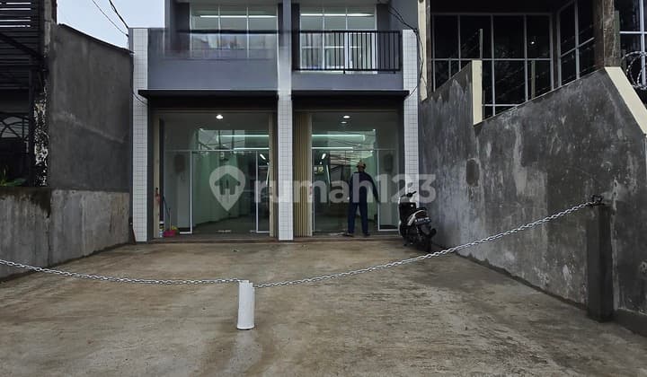 Ruko Ijin Komersil Di Pahlawan Revolusi Pondok Bambu Jakarta Timur