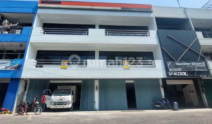 Ruko Gandeng Prime Location di Wolter Monginsidi