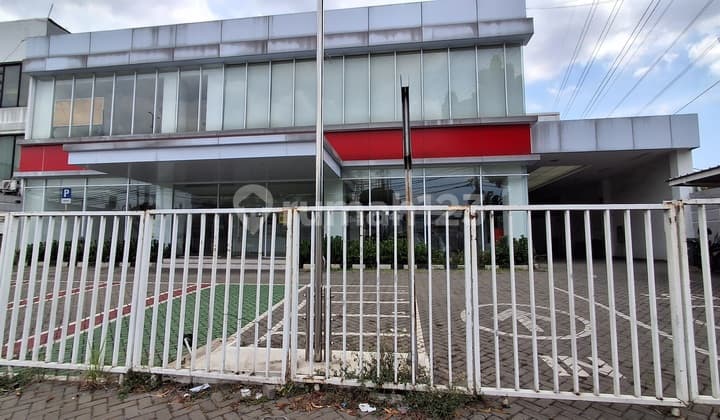 Bangunan Ex Showroom di Warung Buncit Jakarta Selatan