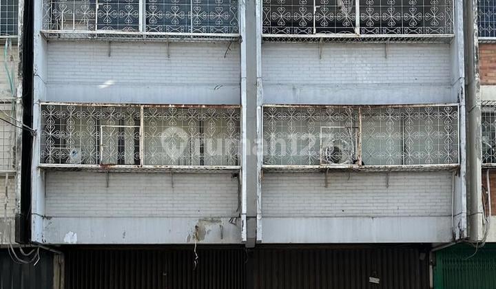 Ruko Gandeng Di Komplek Glodok Plaza