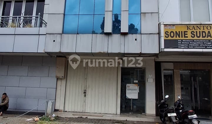 Ruko Lokasi Strategis dan Ramai di Tebet