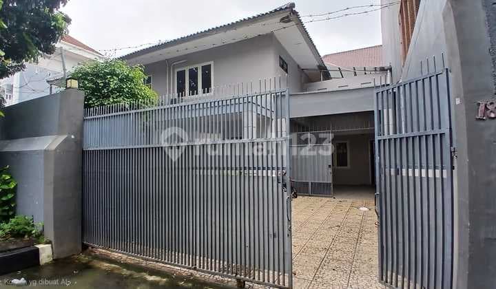 Exclusive Listing Rumah Elegan Terawat +Bangunan Kantor Dilengkapi dengan Kolam Renang di Lingkungan Elite dan Srategis Cikini Jakarta Pusat