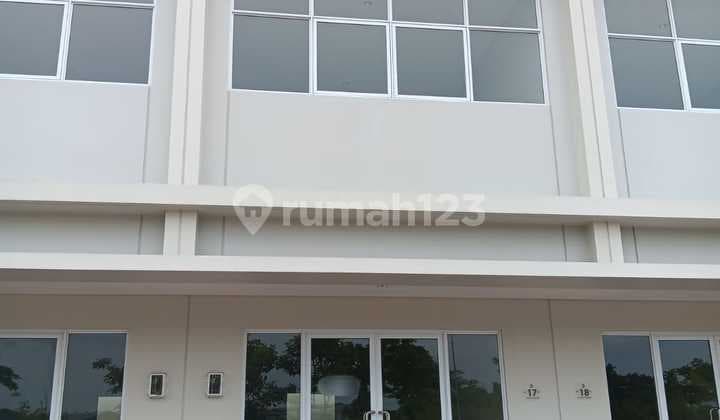 3-Unit Connected Shophouse Ready to Occupy in Paramount Petals Tangerang