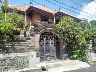 Hot List for Sale of Land with Bonus House Building Location Bung Tomo Pemecutan Kaja, North Denpasar