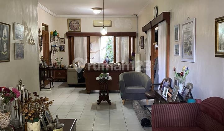 Dijual Rumah di Cinere Dalam Cluster dengan Taman