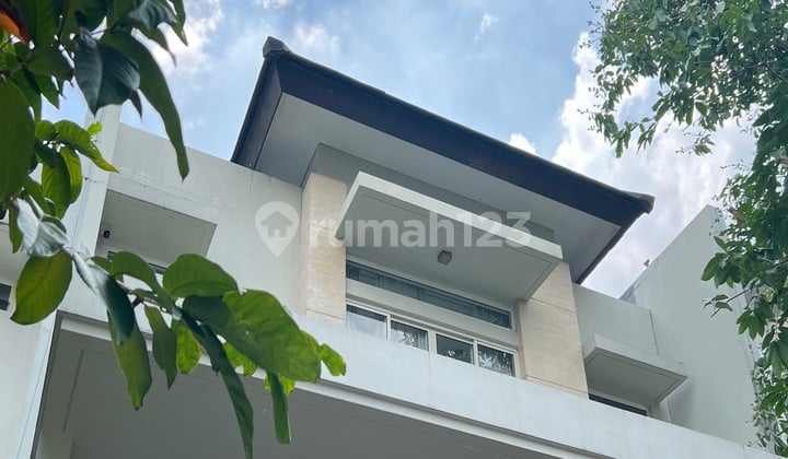 Disewa Rumah 2 Lantai Serenia Hills Lebak Bulus Jakarta Selatan