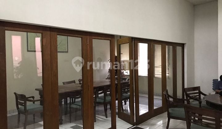 Ruang-usaha Murah 2 Lantai Luas 185.0 M² Shm Di Jalan Cihampelas