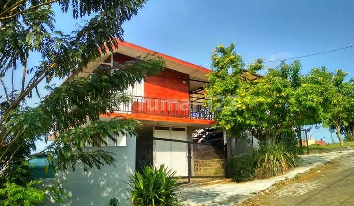 Villa Country Style Pemandangan Alam di Panderman Hill Batu