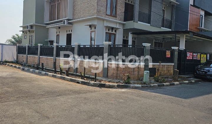 RUMAH DEKAT KAWASAN ELITE KELAPA GADING LOKASI STRATEGIS