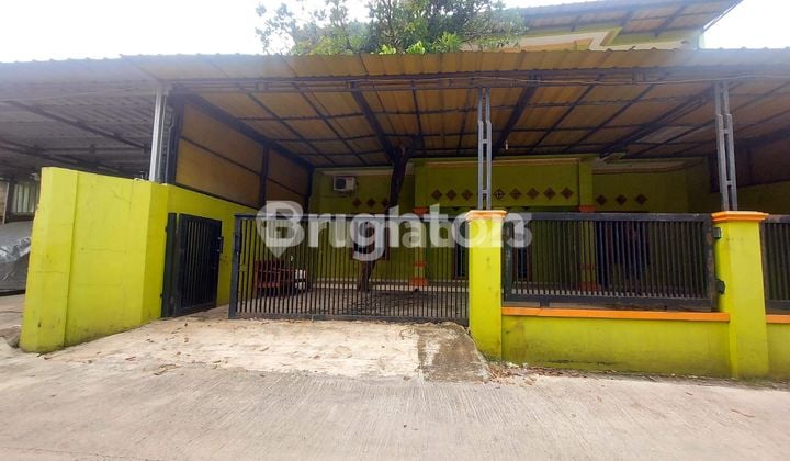 Rumah Dengan Ruangan Besar Bisa Dipakai Untuk Kantor , Klinik, Penyimpanan Barang Dengan Parkir Luas Di Lokasi Strategis 2 Lantai