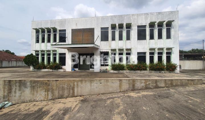 Gudang Dengan Kantor Dua Lantai Di Tapos Kondisi Bagus Harga Njop