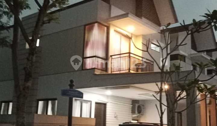 Rumah Hook Fasilitas Lengkap Podomoro Golf View Bagus