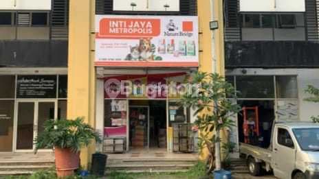 Ruko Tiga Lantai Metropolis Town Square Strategis