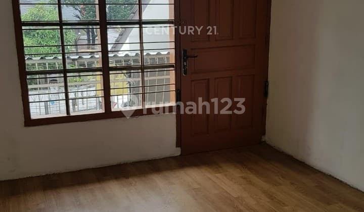 Rumah 6 Kamar 2 Lantai Daerah Buah Batu Dekat Griya