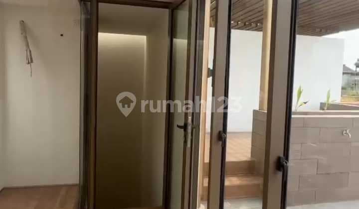 Dijual Rumah 3 Lantai Puri 11 Siap Huni Jakarta Barat