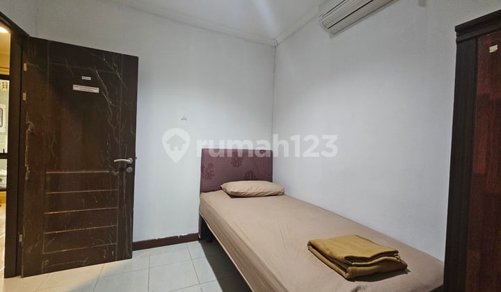 For Sale: 3-Story Boarding House, 9 Rooms, 6 Bathrooms, SHM Certificate, in Allogio Gading Serpong