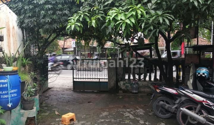 Di jual rumah pinggir jalan 232 m di pusat nya kota tangerang