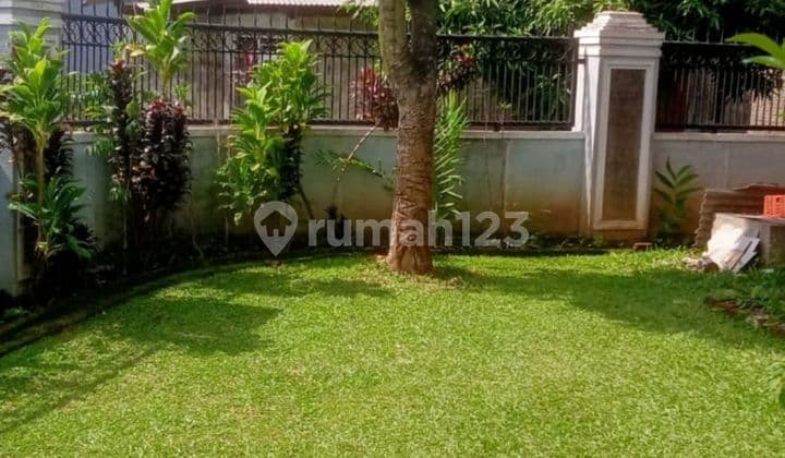 For sale, a shady house in Riung Bandung housing complex.