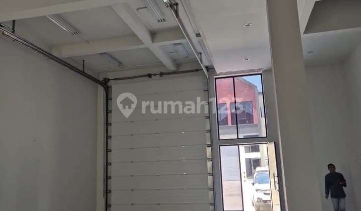 Disewakan Gudang di Pergudangan Bizpark Pik2 Rapih Bersih Uk 9X20