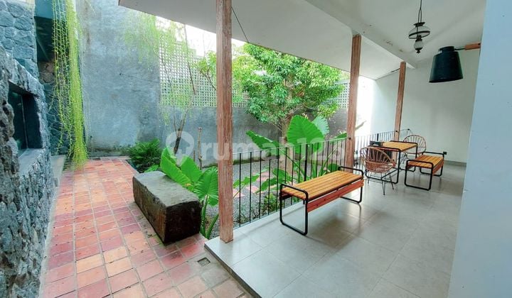 Rumah Villa Cantik Tropis 10 Menit ke Malioboro Barat Tegalrejo