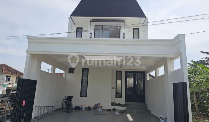 American Classic Fully Furnished Dalam Ringroad Maguwoharjo Depok Sleman