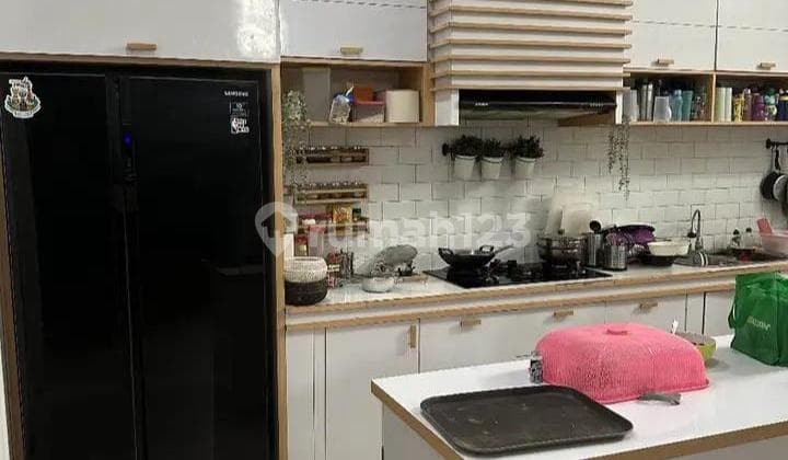 Rumah Elite 3Lantai Siap Huni di Sumber Sari.(Fh)