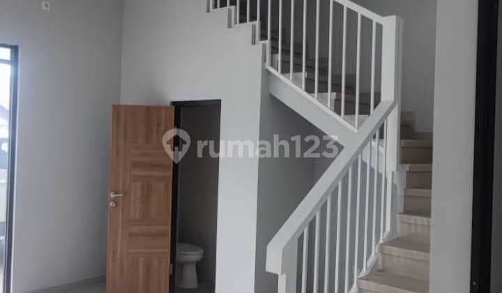 Rumah Baru 2Lantai Sangatminimalis di Kopo.(Fh)