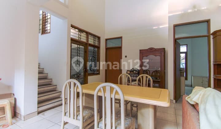 Minimalist House, Ready to Occupy, Wide Access in Suryani.