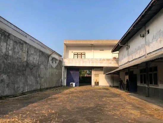 Disewakan Gudang siap pakai di dekat Bunderan Waru