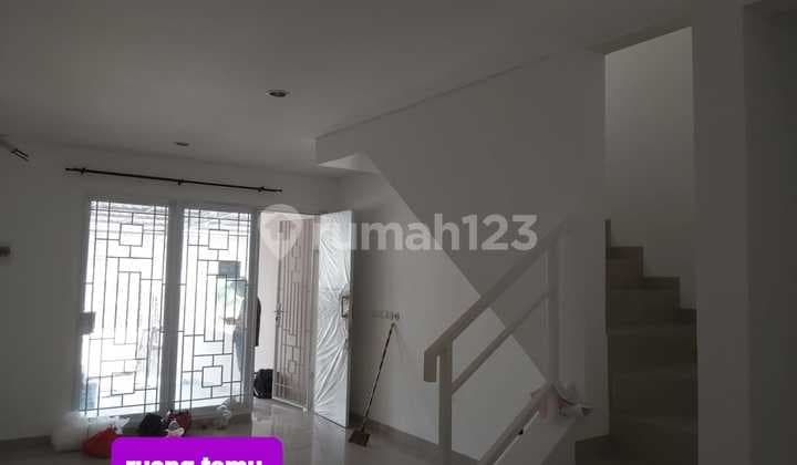 Dijual Rumah 2.5 Lantai Di Taman Surya 5 ( Blossom), Pegadungan, Kalideres, Jakarta Barat