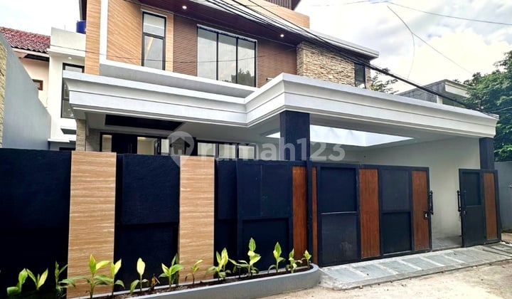 For Sale Rumah Mewah Di Kebayoran Baru, Radio Dalam