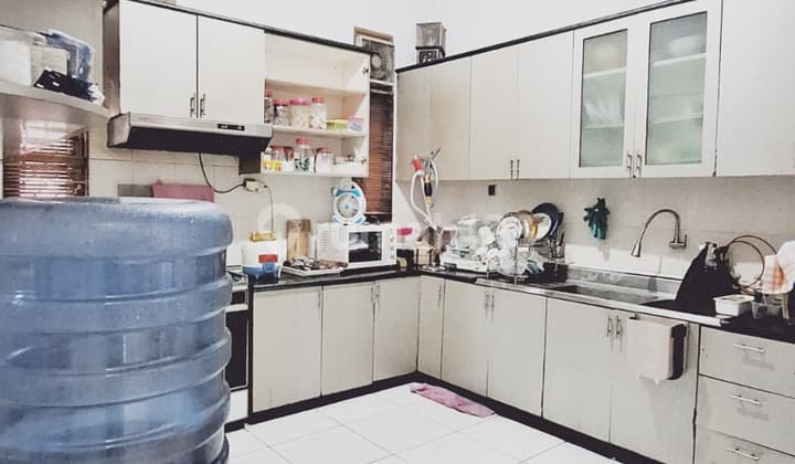 Rumah Hook Sunter Hadap Timur Utara