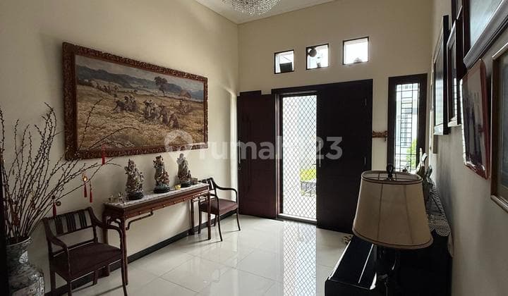 Rumah Manyar Permai Semi Furnish