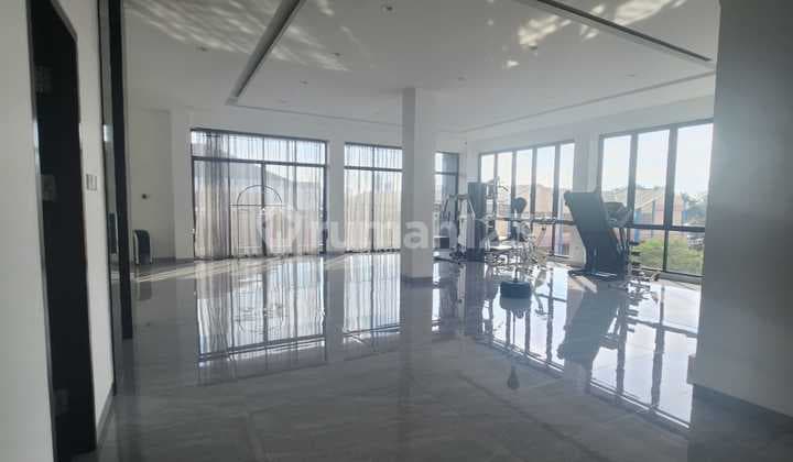 Rumah Sunter Bagus Ada Lift