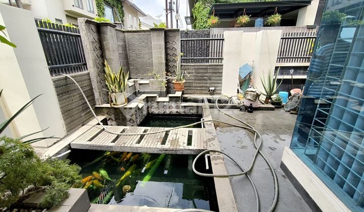 Rumah Sunter Hadap Timur Selatan