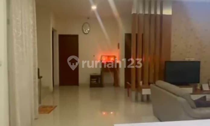 Rumah Sunter Dalam komplek