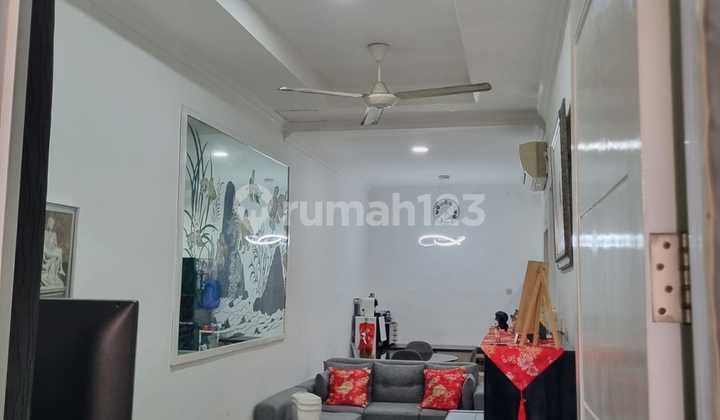 Rumah Sunter Hadap Timur