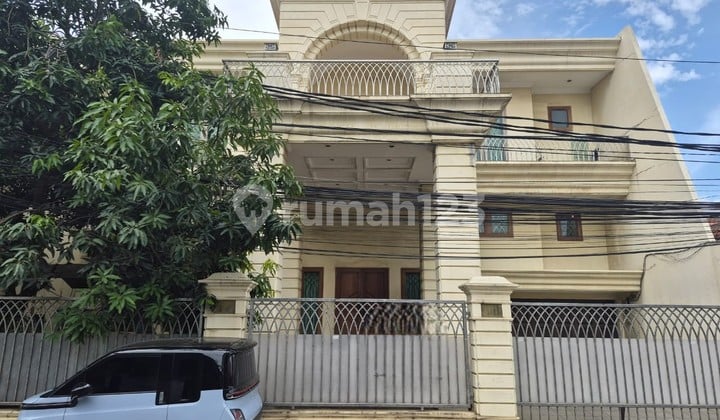 Rumah 3lt di Pondok Cabe Ilir, Hanya 12 Menit ke Tol Pamulang