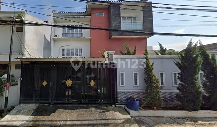 Rumah Hoek di Mandar Utama Bintaro, 10 menit ke Tol Pondok Aren