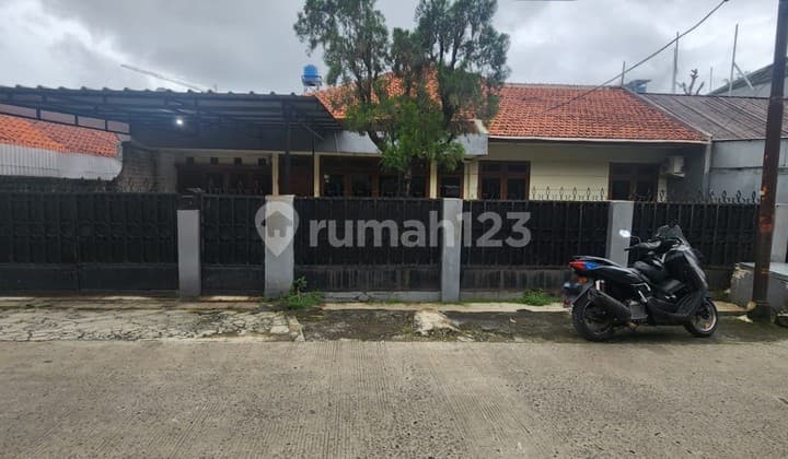 Rumah Lama 1 Lantai di Pejaten Timur Pasar Minggu
