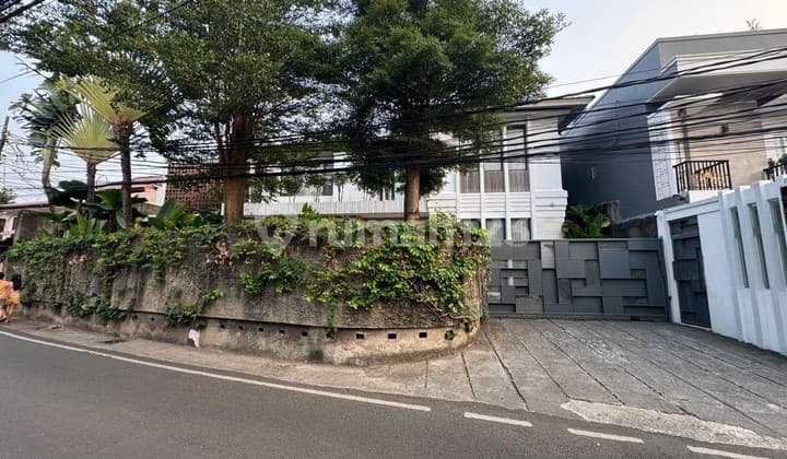 Rumah 2lt di Lebak Bulus Cilandak, Hanya 5 menit ke Tol Fatmawati